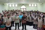 Suasana pelepasan 80 jamaah haji KBIHU Ibnu Abbas Klaten di Aula PPTQ Ibnu Abbas