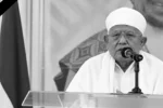 KH Syukron Makmun